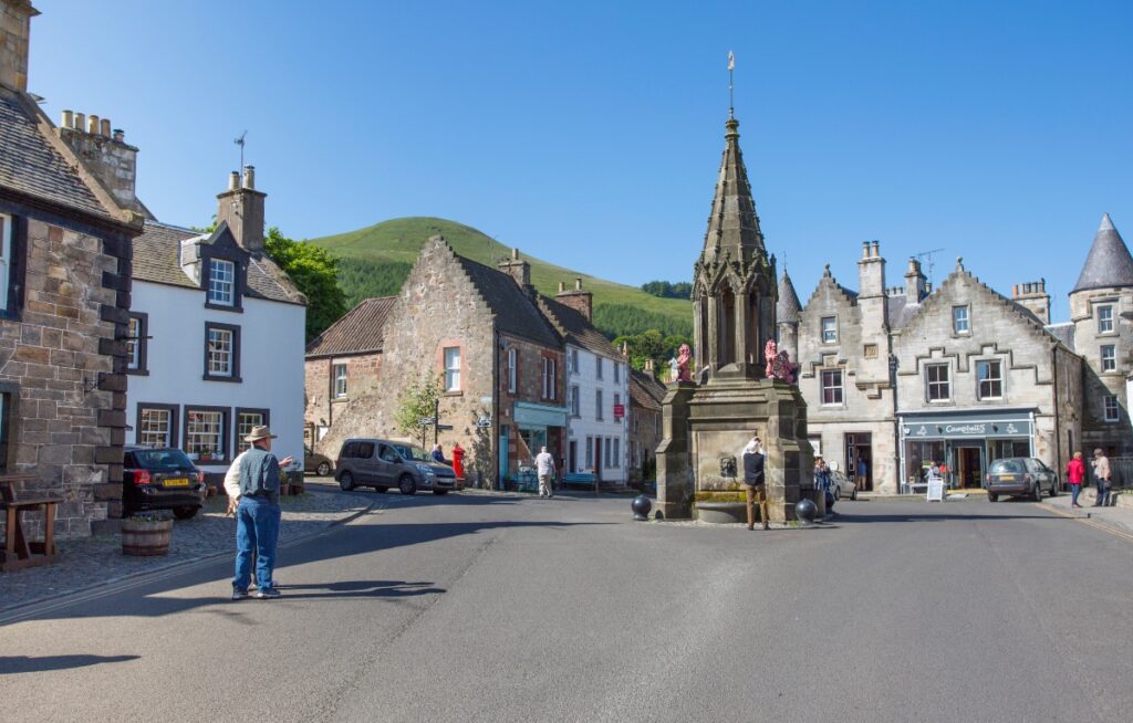 falkland town in fife Scotland where Outlander tv series filmed